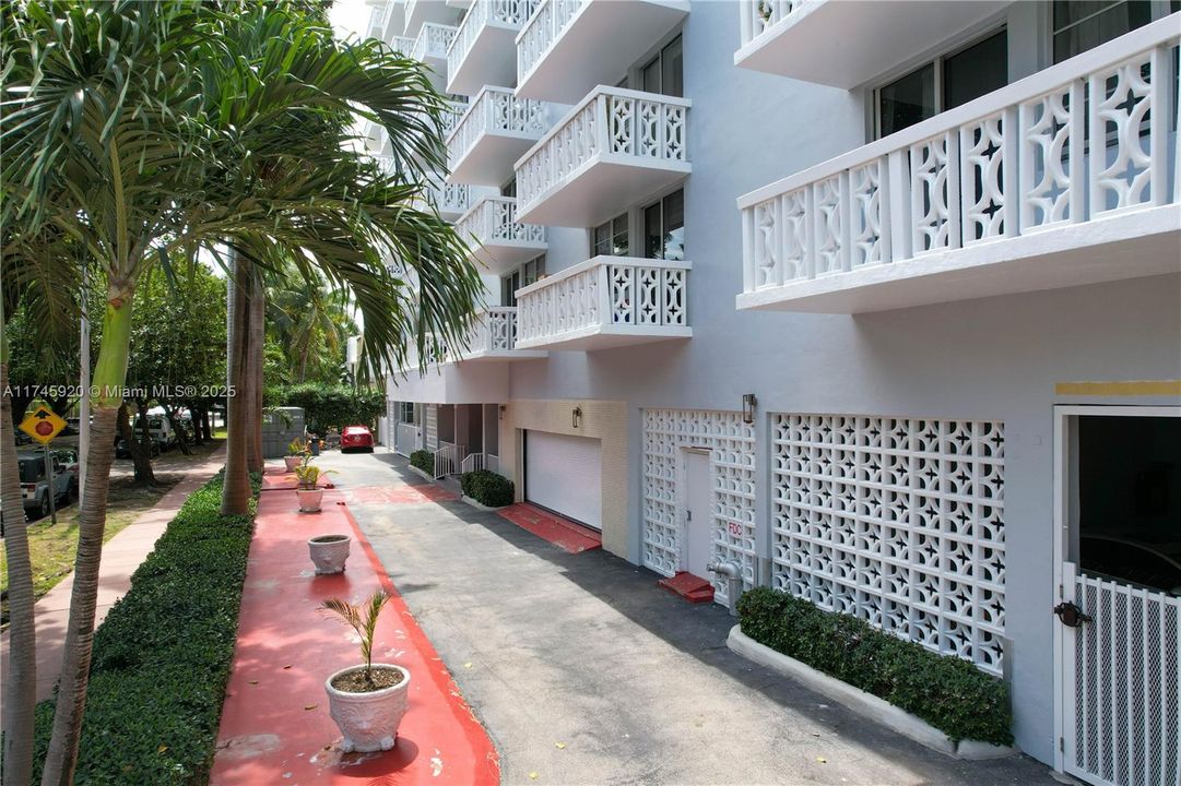 Recently Sold: $275,000 (1 beds, 1 baths, 766 Square Feet)