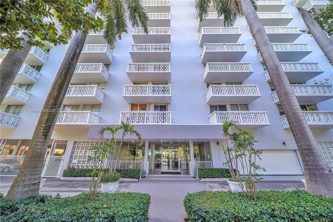 Recently Sold: $275,000 (1 beds, 1 baths, 766 Square Feet)