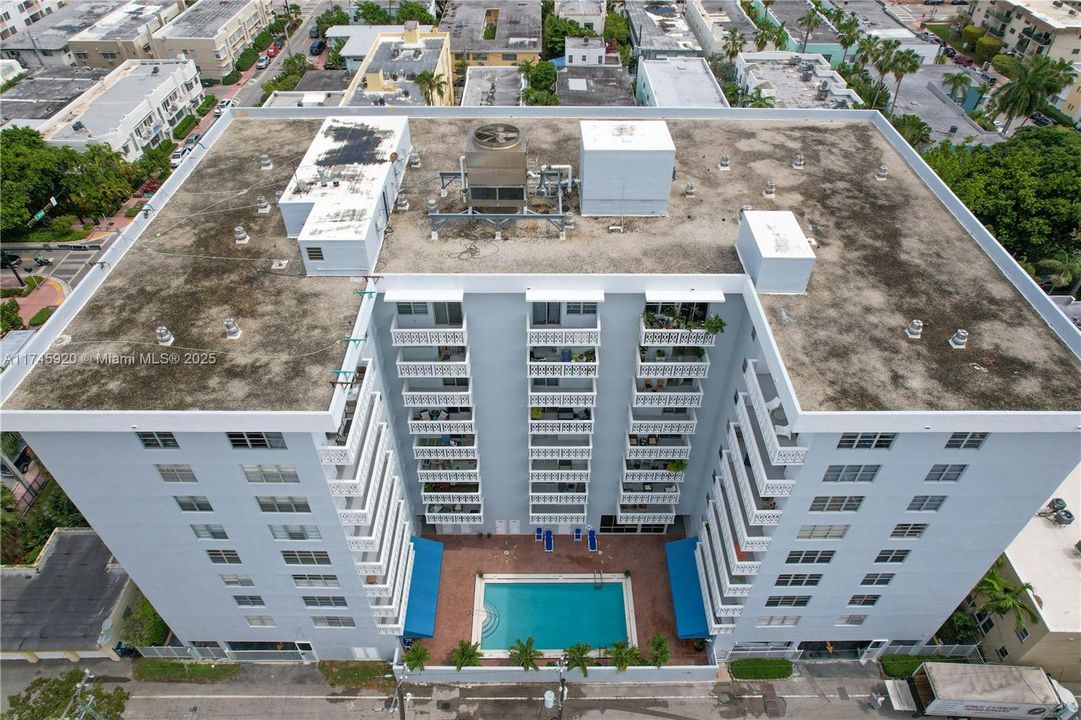 Recently Sold: $275,000 (1 beds, 1 baths, 766 Square Feet)