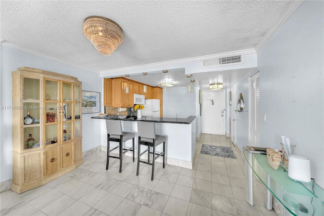 Recently Sold: $275,000 (1 beds, 1 baths, 766 Square Feet)