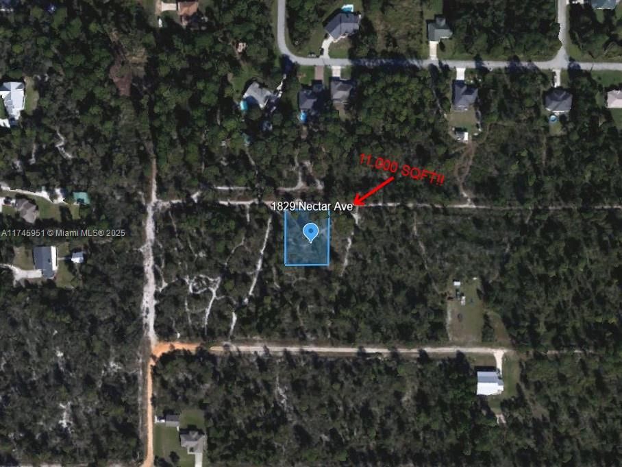 待售: $12,900 (0.26 acres)