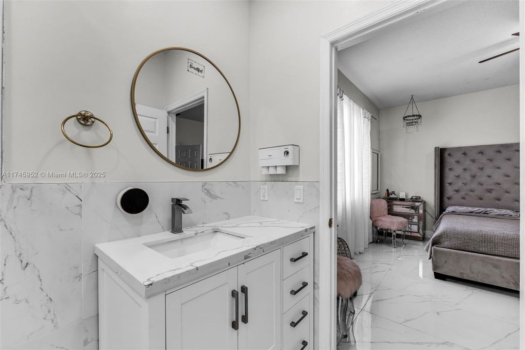 Recently Sold: $600,000 (3 beds, 2 baths, 1668 Square Feet)