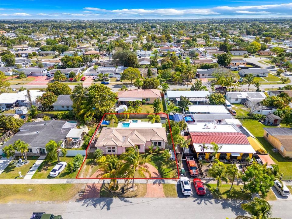 Recently Sold: $600,000 (3 beds, 2 baths, 1668 Square Feet)