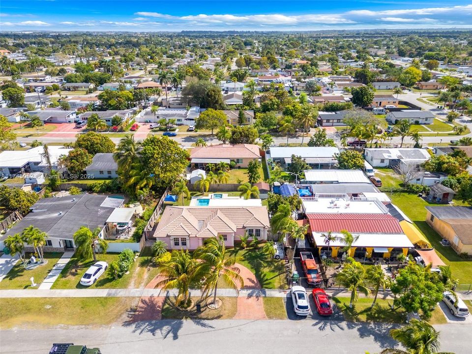 Recently Sold: $600,000 (3 beds, 2 baths, 1668 Square Feet)