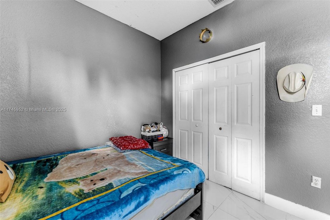 Recently Sold: $600,000 (3 beds, 2 baths, 1668 Square Feet)