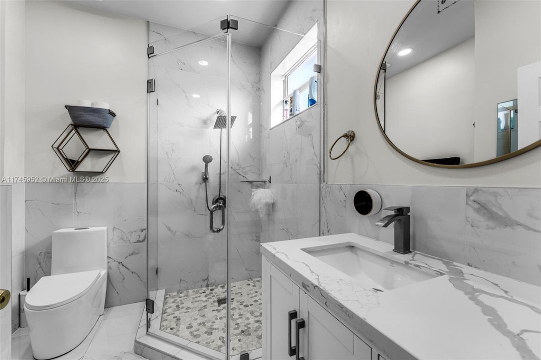 Recently Sold: $600,000 (3 beds, 2 baths, 1668 Square Feet)