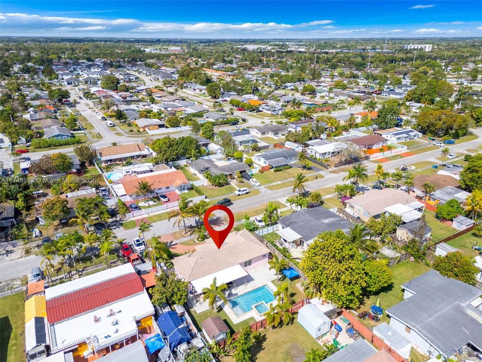 Recently Sold: $600,000 (3 beds, 2 baths, 1668 Square Feet)