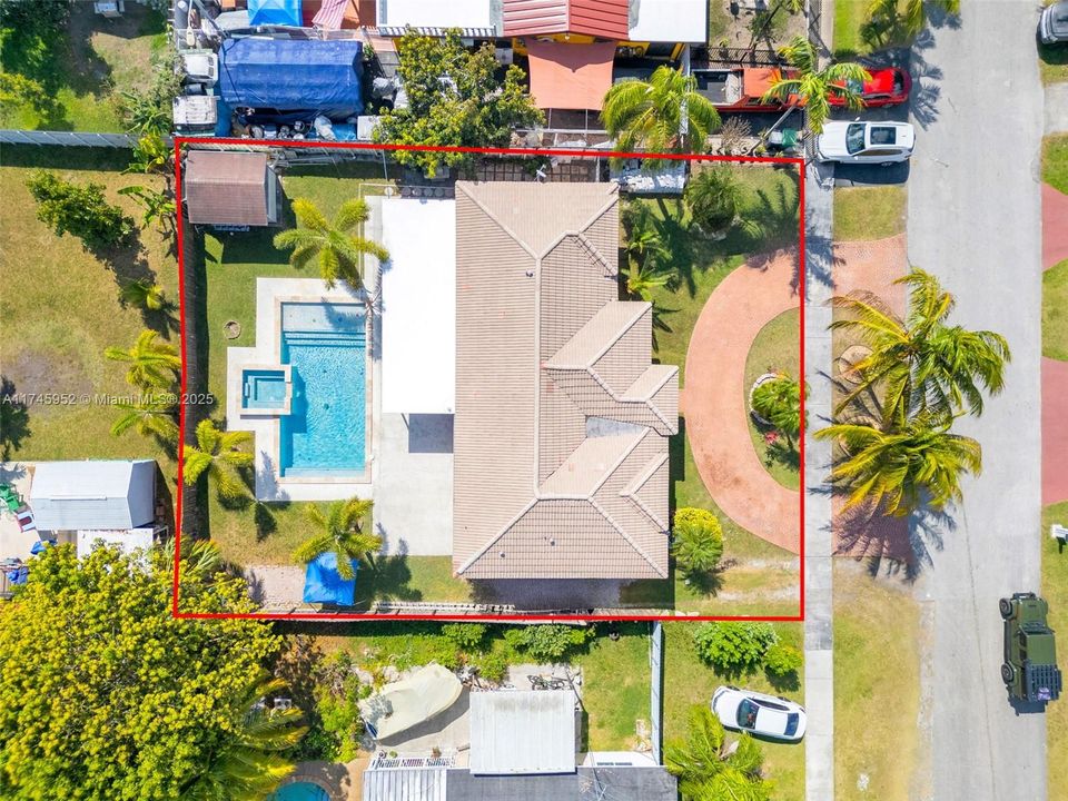 Recently Sold: $600,000 (3 beds, 2 baths, 1668 Square Feet)