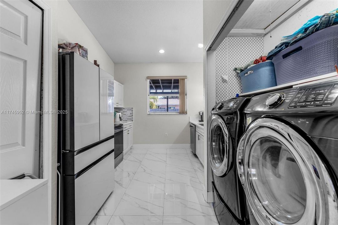 Recently Sold: $600,000 (3 beds, 2 baths, 1668 Square Feet)