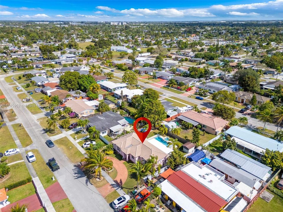 Recently Sold: $600,000 (3 beds, 2 baths, 1668 Square Feet)