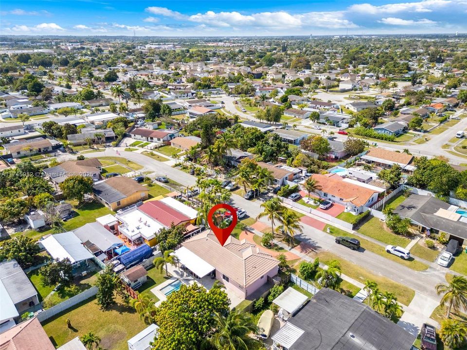 Recently Sold: $600,000 (3 beds, 2 baths, 1668 Square Feet)