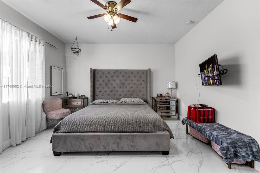 Recently Sold: $600,000 (3 beds, 2 baths, 1668 Square Feet)