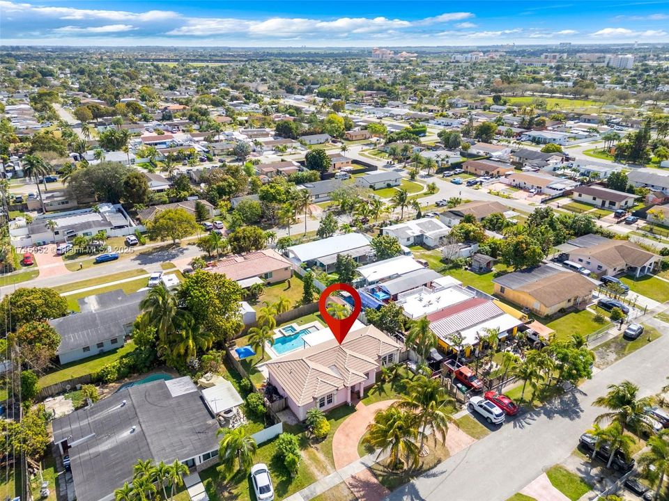 Recently Sold: $600,000 (3 beds, 2 baths, 1668 Square Feet)