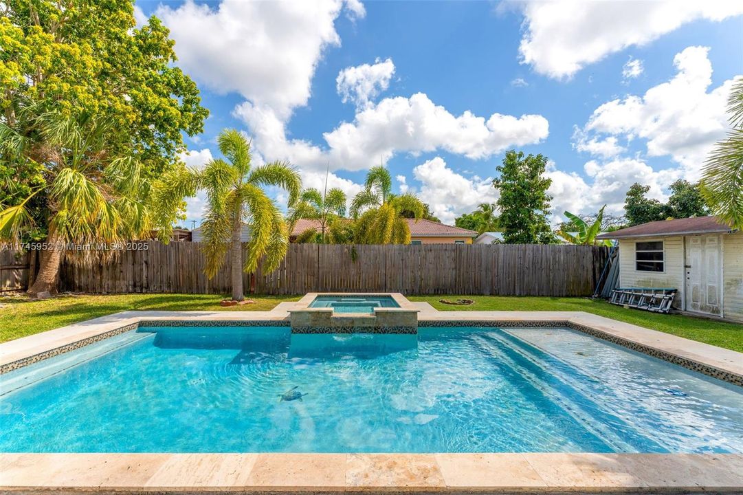 Recently Sold: $600,000 (3 beds, 2 baths, 1668 Square Feet)