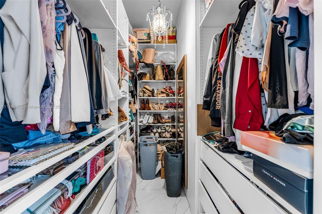 Recently Sold: $600,000 (3 beds, 2 baths, 1668 Square Feet)