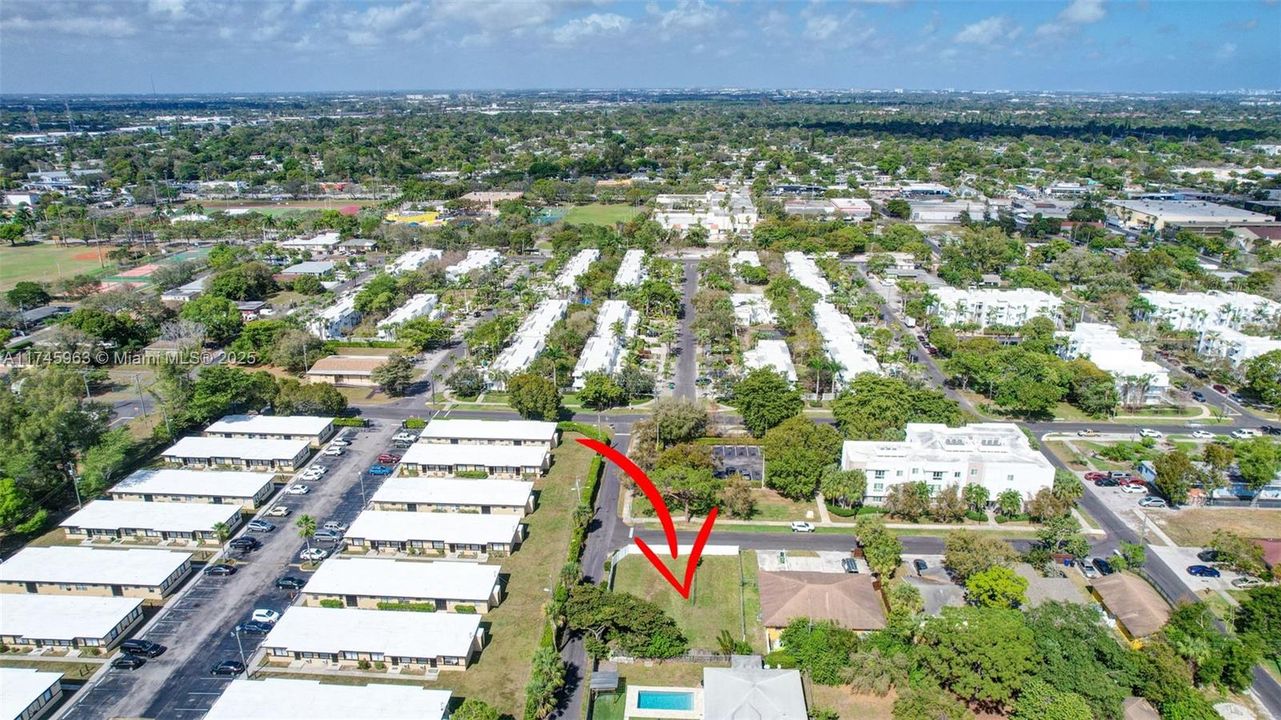 最近售出: $69,999 (0.05 acres)