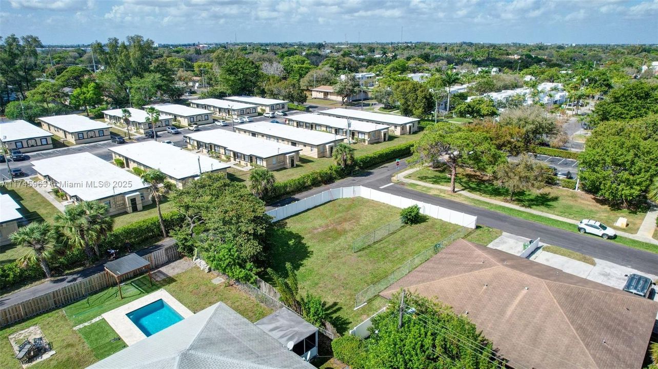 最近售出: $69,999 (0.05 acres)