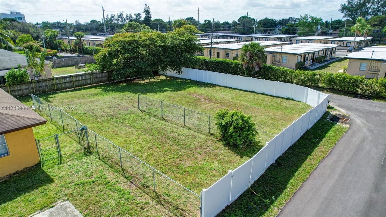 最近售出: $69,999 (0.05 acres)