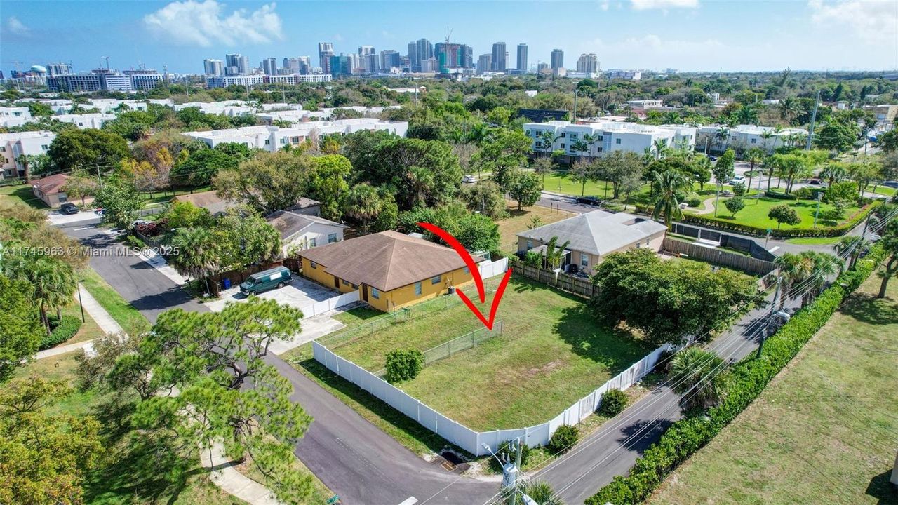 最近售出: $69,999 (0.05 acres)