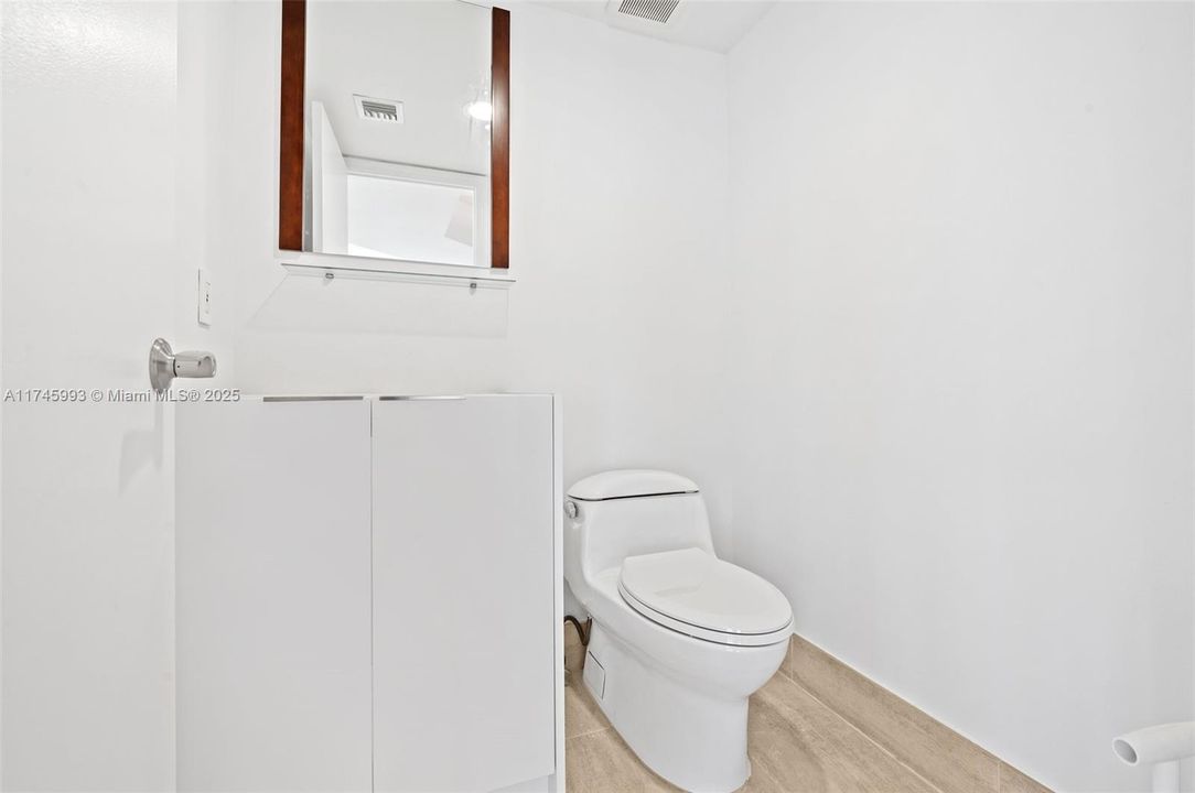 Recently Rented: $6,900 (2 beds, 2 baths, 2020 Square Feet)