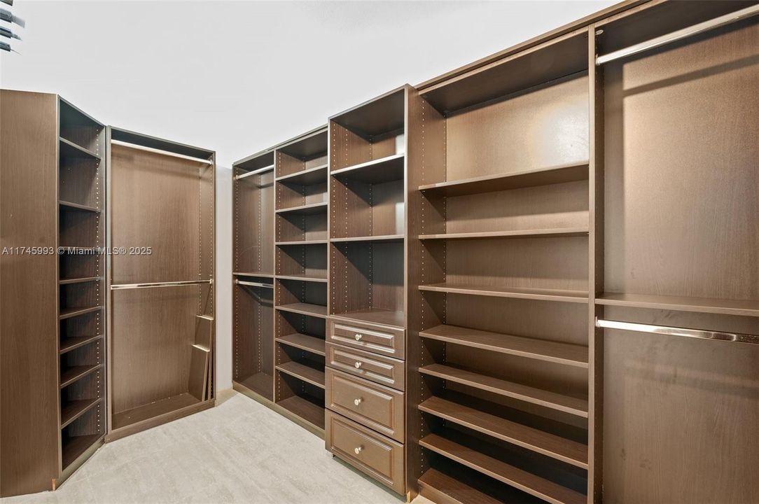 Recently Rented: $6,900 (2 beds, 2 baths, 2020 Square Feet)