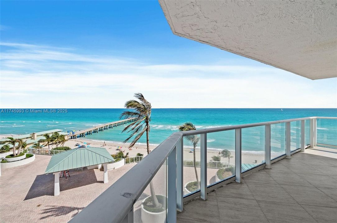 Recently Rented: $6,900 (2 beds, 2 baths, 2020 Square Feet)