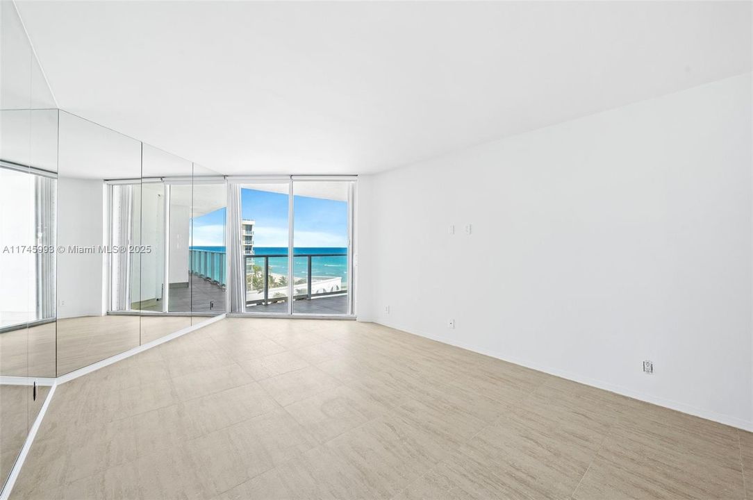 Recently Rented: $6,900 (2 beds, 2 baths, 2020 Square Feet)