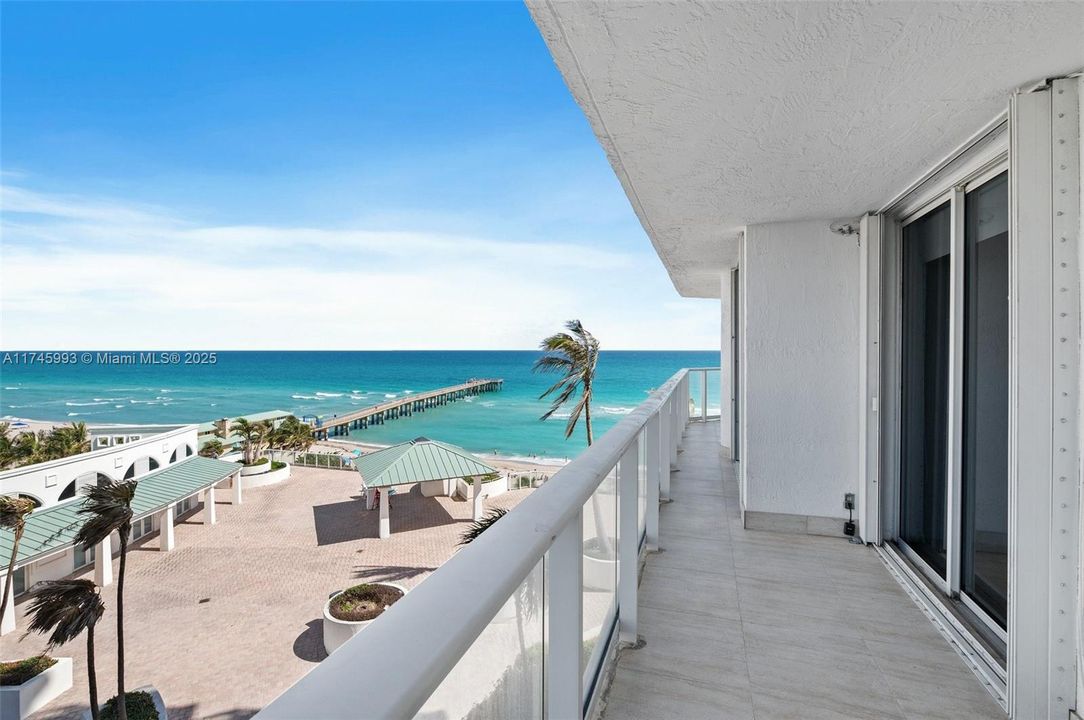 Recently Rented: $6,900 (2 beds, 2 baths, 2020 Square Feet)