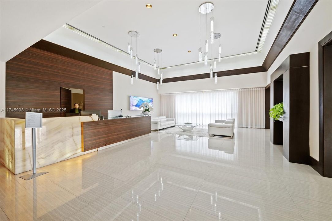 Recently Rented: $6,900 (2 beds, 2 baths, 2020 Square Feet)