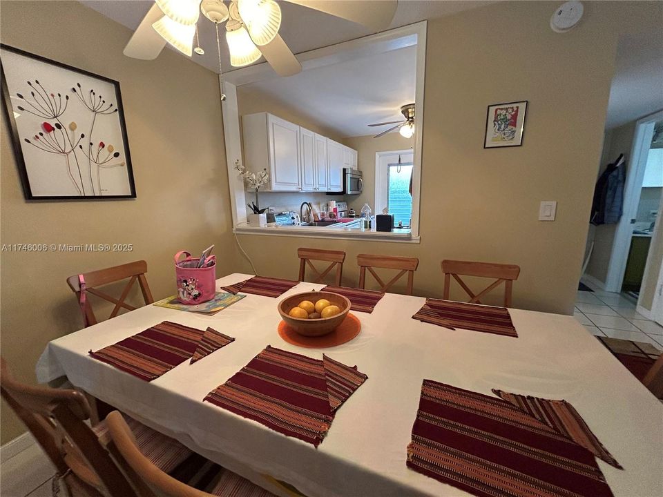 Vendido Recientemente: $119,900 (1 camas, 1 baños, 775 Pies cuadrados)