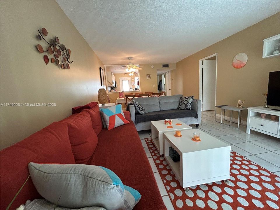 Vendido Recientemente: $119,900 (1 camas, 1 baños, 775 Pies cuadrados)