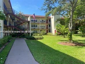 For Sale: $140,000 (1 beds, 1 baths, 811 Square Feet)