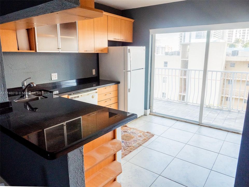 Vendido Recientemente: $285,000 (1 camas, 1 baños, 696 Pies cuadrados)