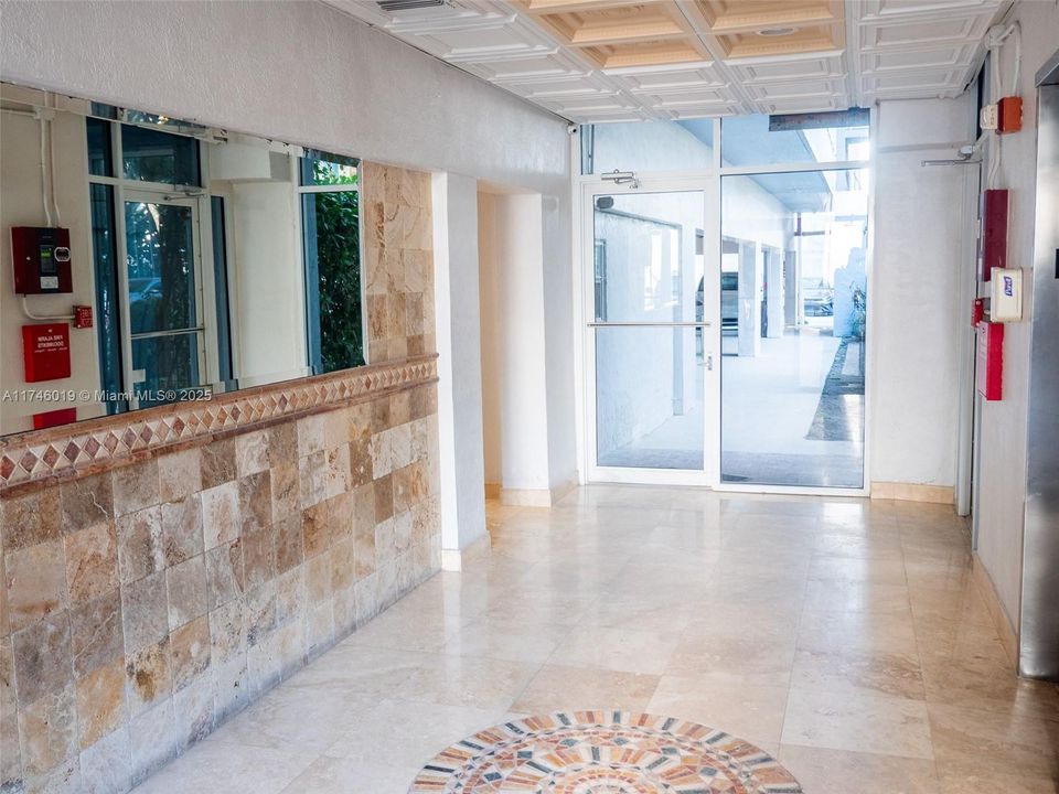 Vendido Recientemente: $285,000 (1 camas, 1 baños, 696 Pies cuadrados)