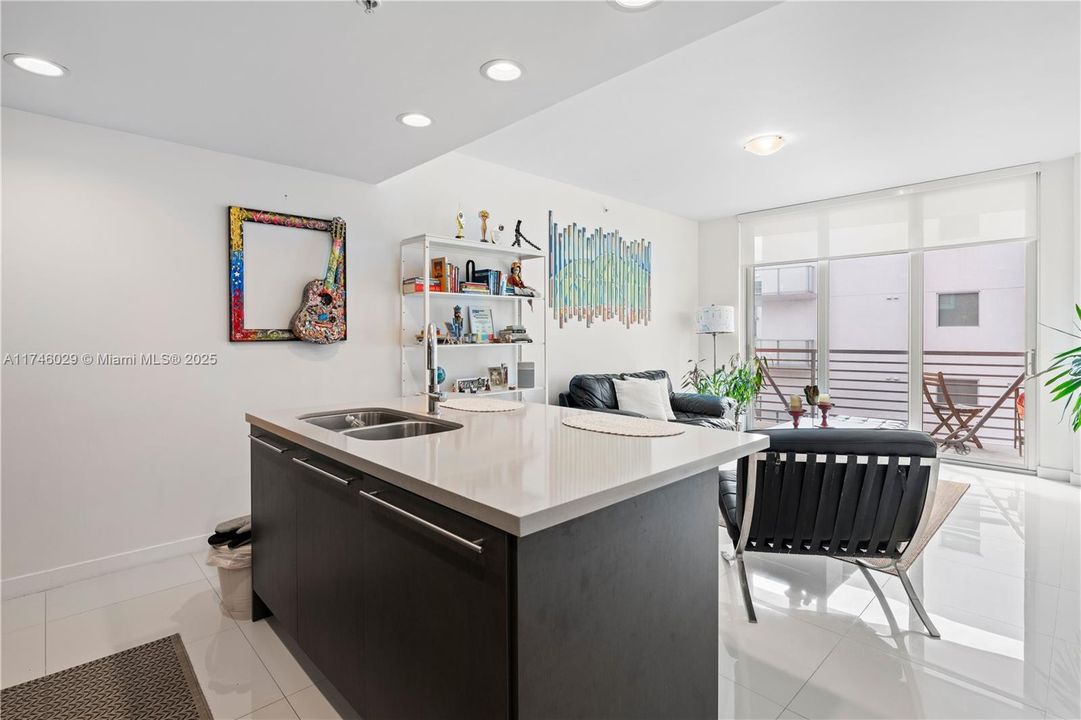 待售: $310,000 (1 贝兹, 1 浴室, 0 平方英尺)