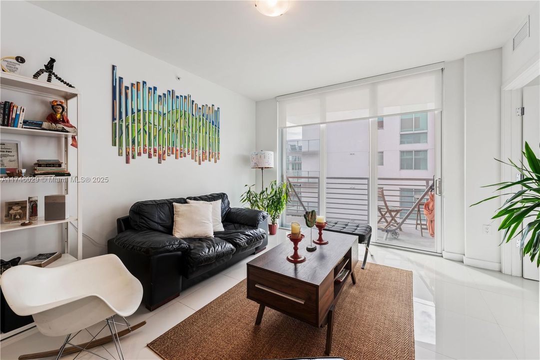 待售: $310,000 (1 贝兹, 1 浴室, 0 平方英尺)