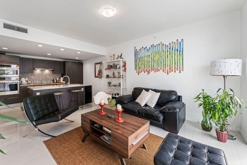 待售: $310,000 (1 贝兹, 1 浴室, 0 平方英尺)