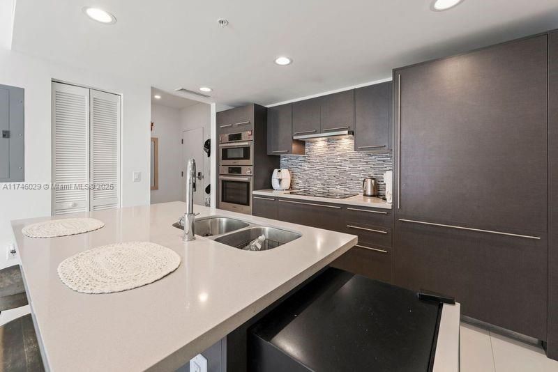 待售: $310,000 (1 贝兹, 1 浴室, 0 平方英尺)