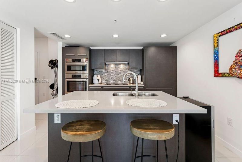 待售: $310,000 (1 贝兹, 1 浴室, 0 平方英尺)