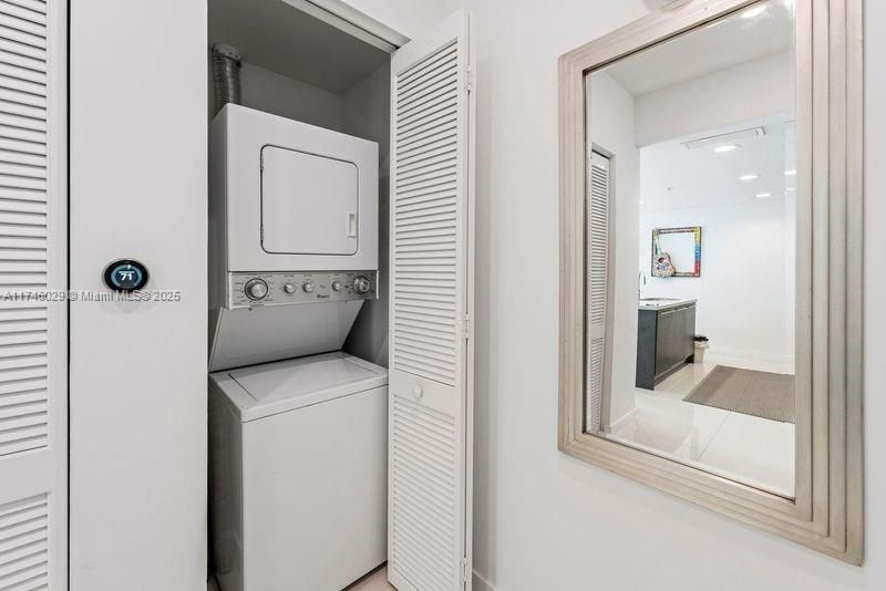 待售: $310,000 (1 贝兹, 1 浴室, 0 平方英尺)