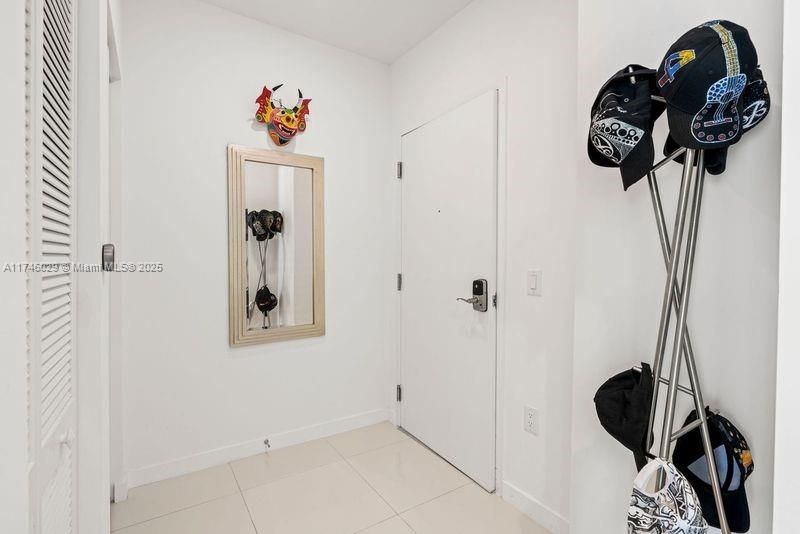 待售: $310,000 (1 贝兹, 1 浴室, 0 平方英尺)