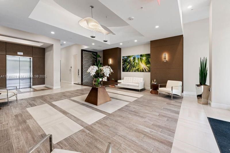 待售: $310,000 (1 贝兹, 1 浴室, 0 平方英尺)