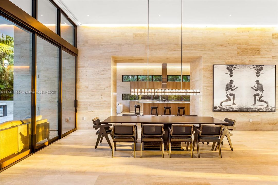 For Sale: $9,875,000 (8 beds, 8 baths, 6529 Square Feet)