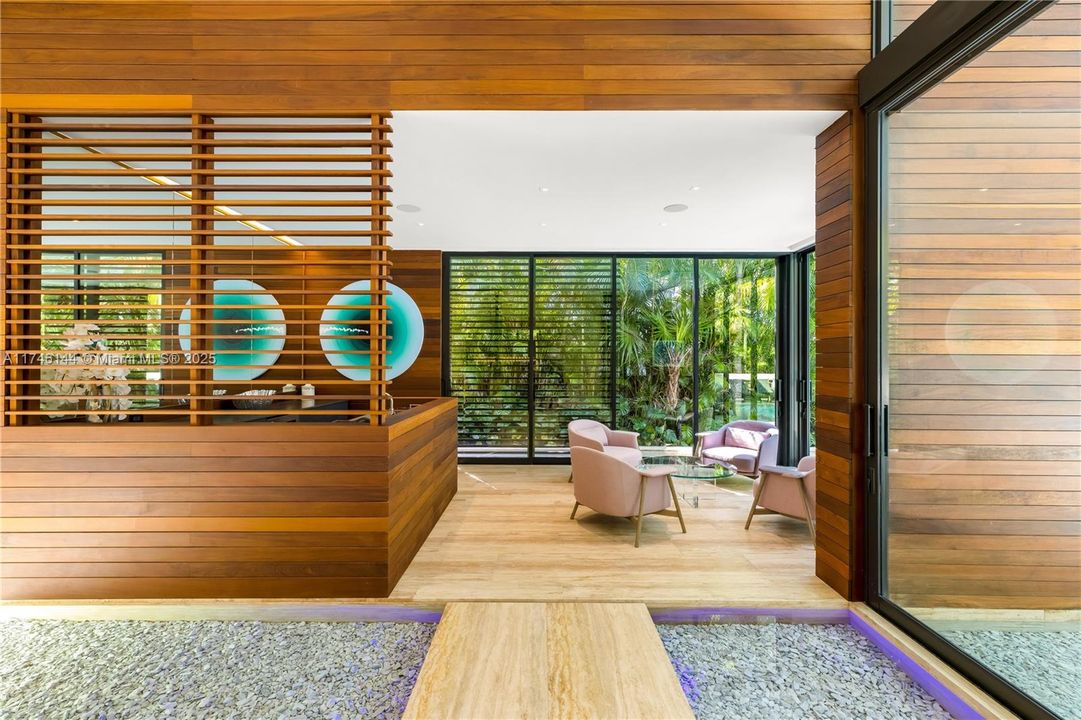 For Sale: $9,875,000 (8 beds, 8 baths, 6529 Square Feet)