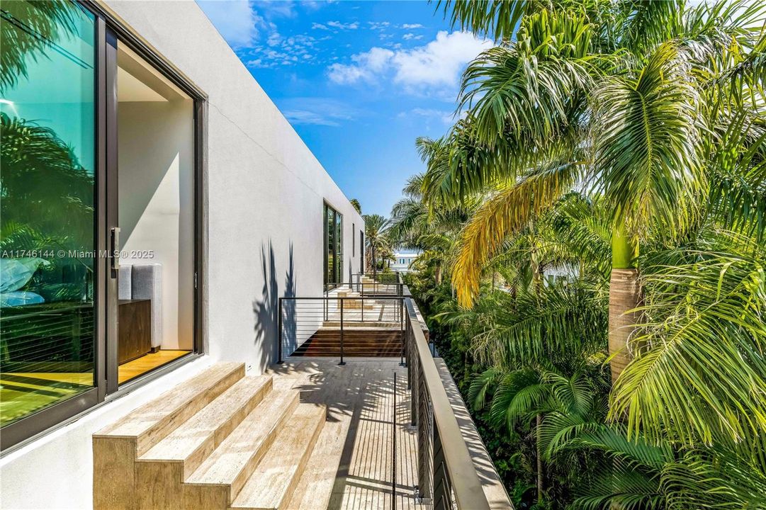 Guests bedrooms balconies