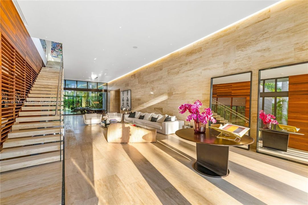 For Sale: $9,875,000 (8 beds, 8 baths, 6529 Square Feet)