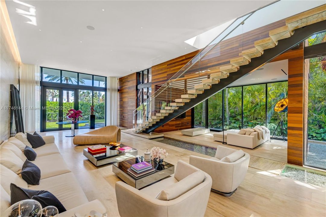 For Sale: $9,875,000 (8 beds, 8 baths, 6529 Square Feet)