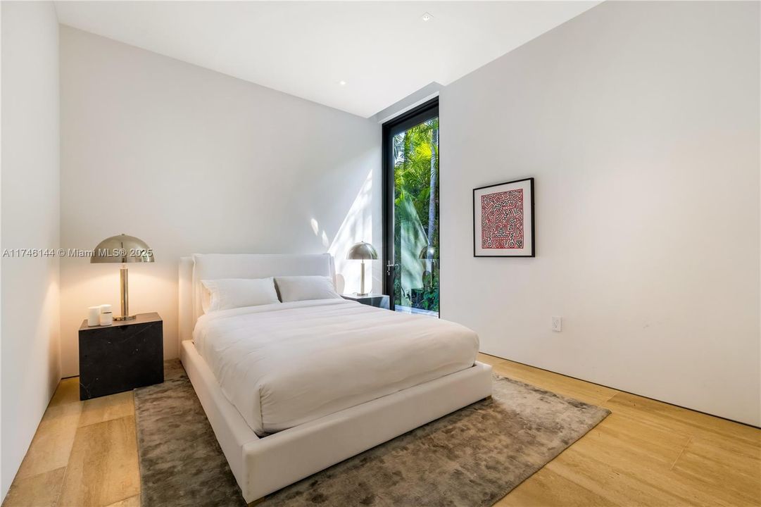 Ground floor guest bedroom