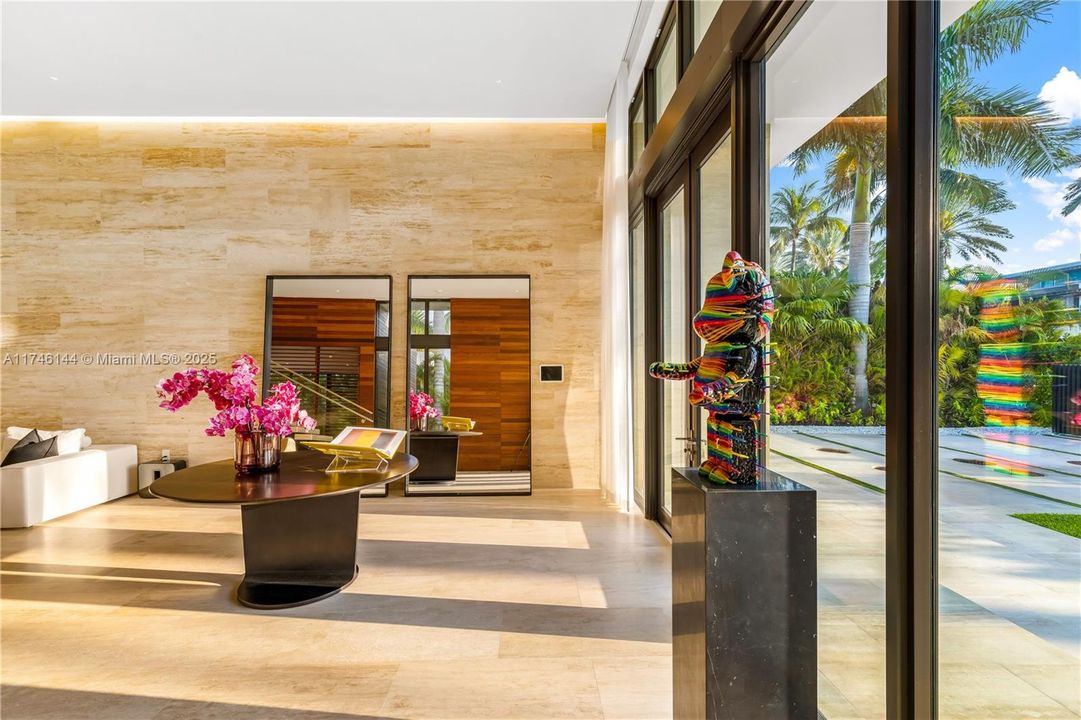 For Sale: $9,875,000 (8 beds, 8 baths, 6529 Square Feet)