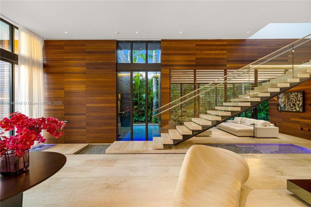 For Sale: $9,875,000 (8 beds, 8 baths, 6529 Square Feet)